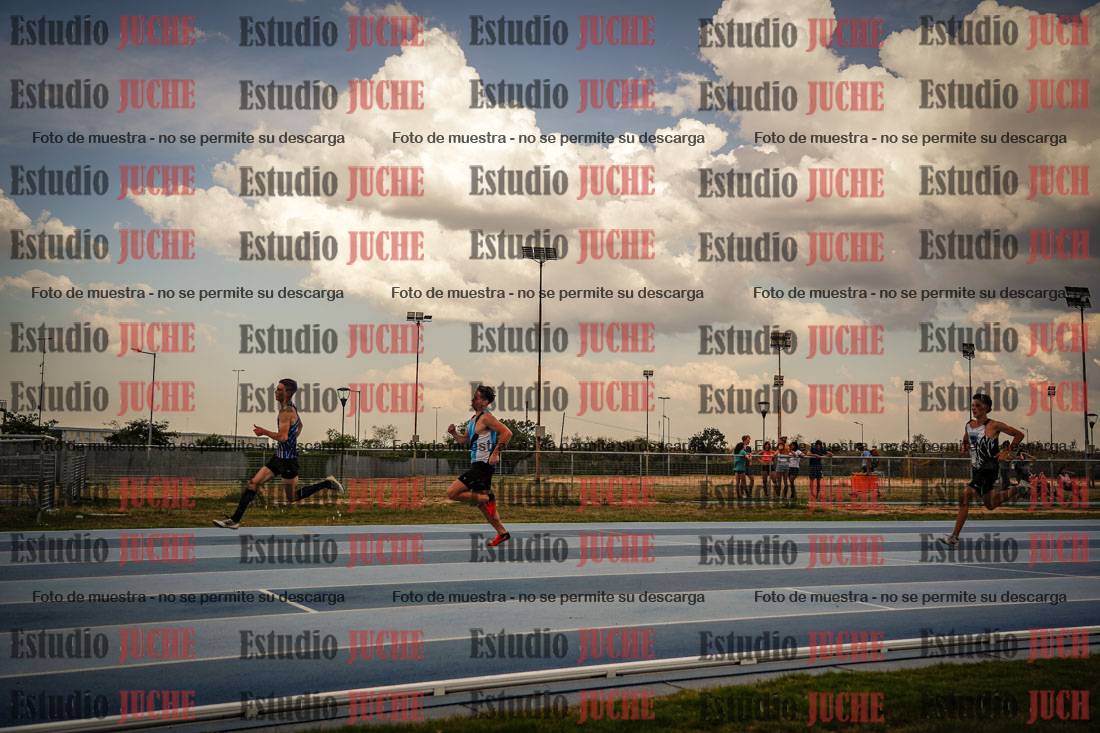 Fotos de los 300 m llanos de varones