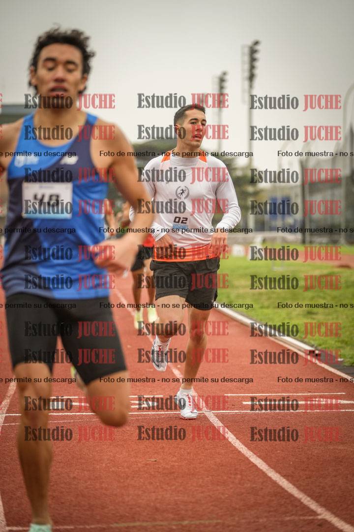 Fotos de los 800 m llanos de varones