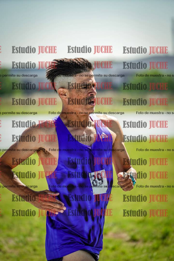 Fotos de los 5000 m de mujeres y varones - serie 2