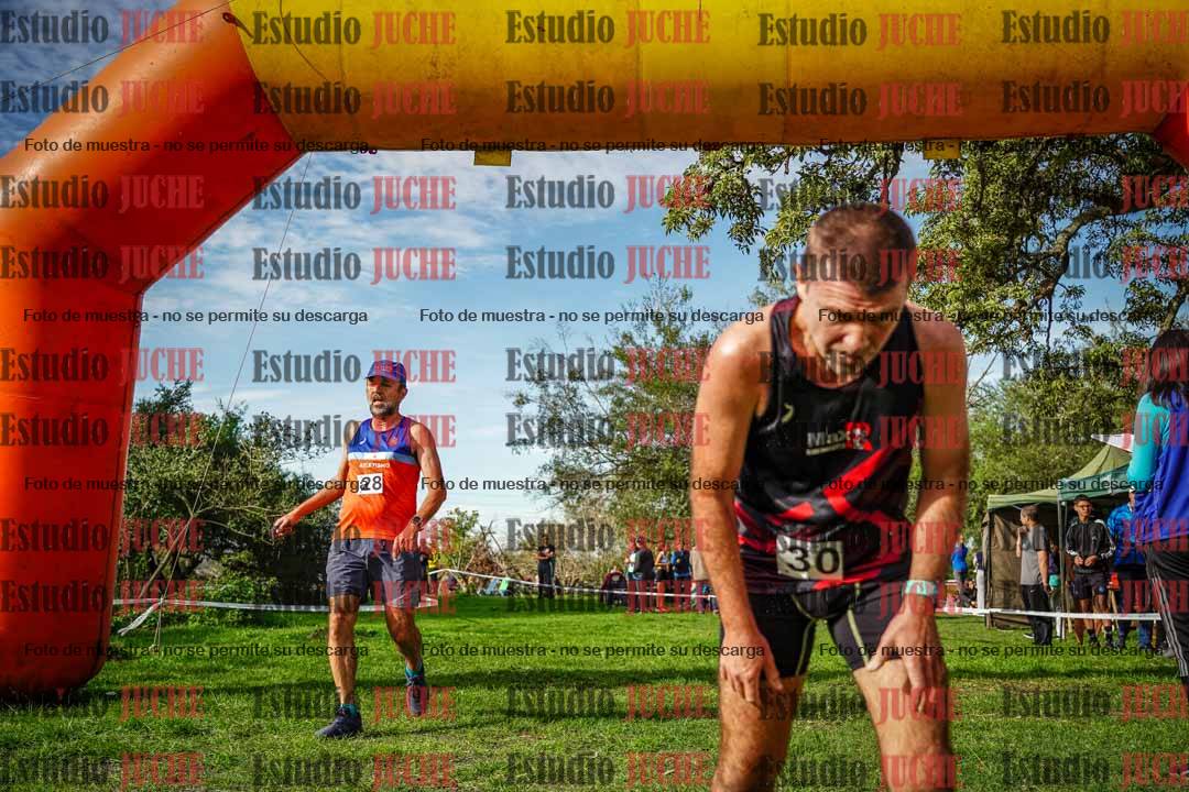 Fotos de la llegada del cross de 4000 m - varones