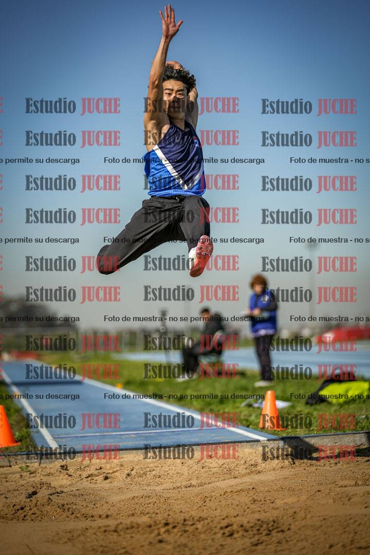 Fotos del salto en largo de varones