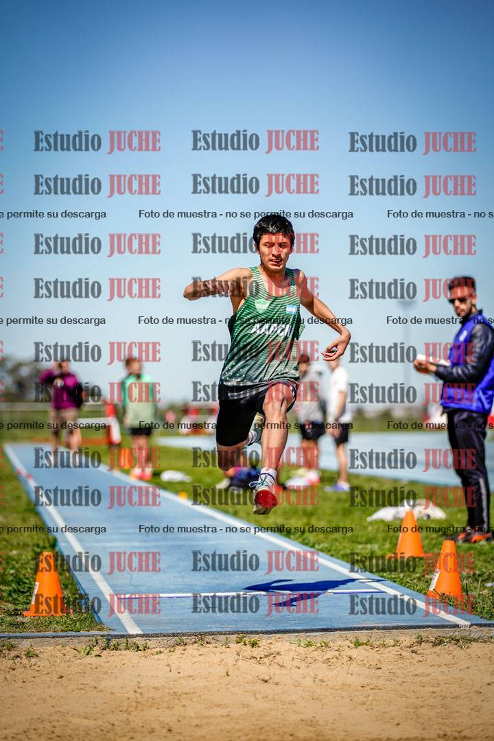 Fotos del salto en largo de varones - U15