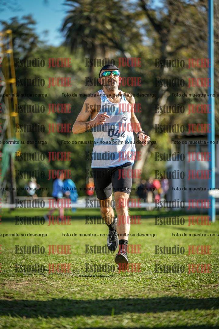 Fotos de la llegada del cross de 4000 m - varones