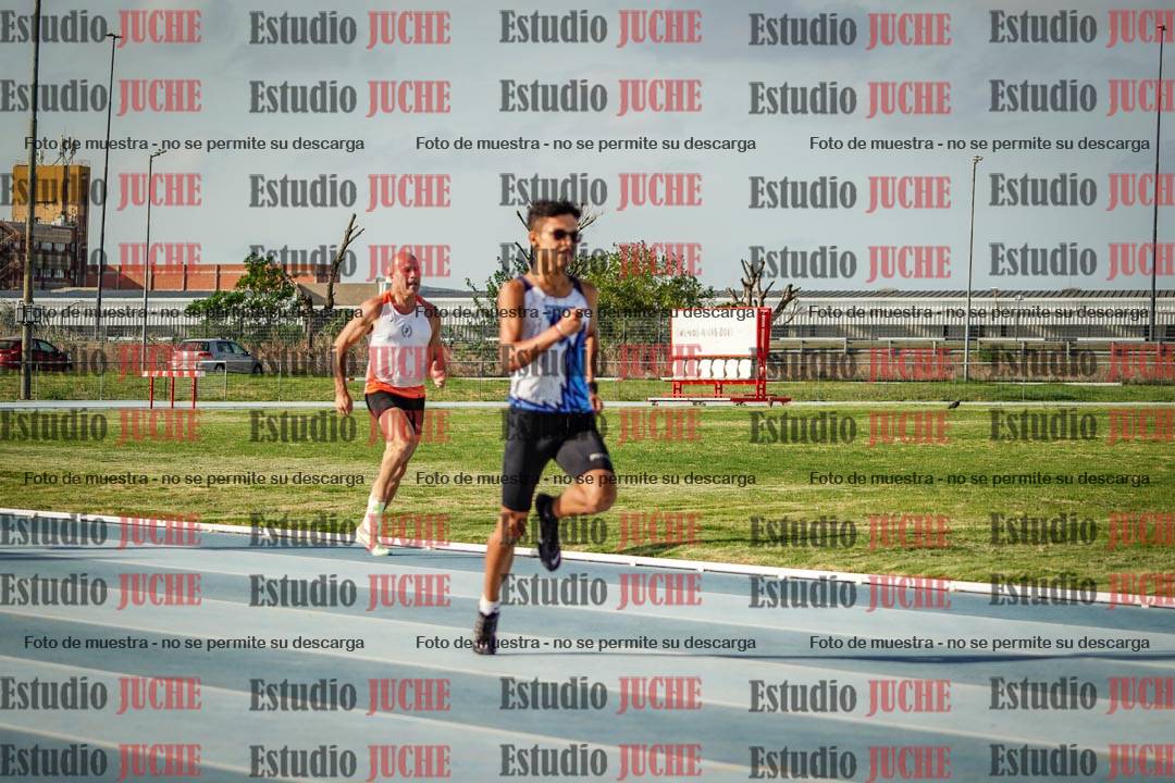 Fotos de los 400 m llanos de varones