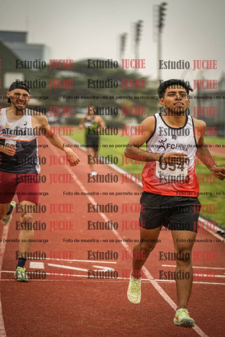 Fotos de los 800 m llanos de varones