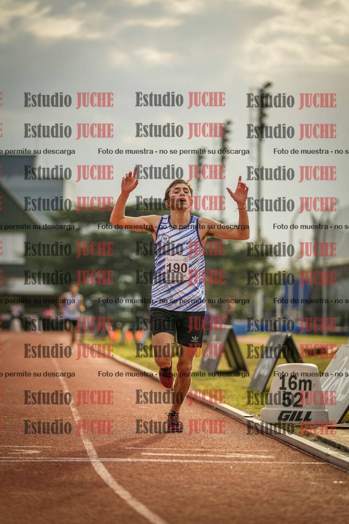 Fotos de los 3000 m con obstáculos de varones