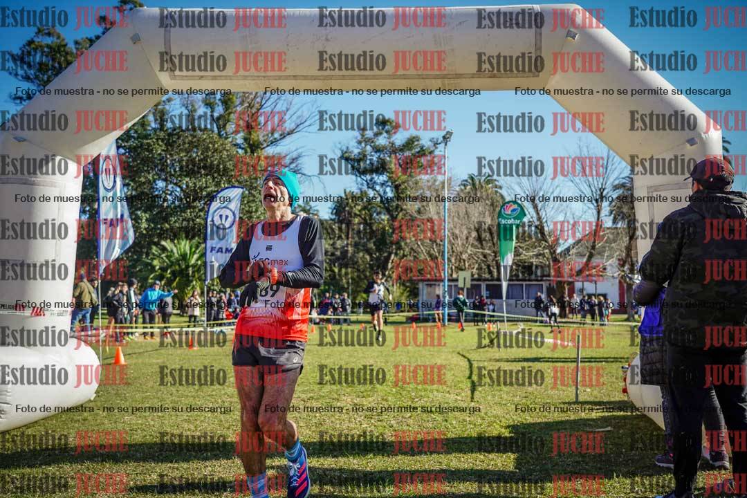 Fotos de la llegada del cross de 4000 m - varones