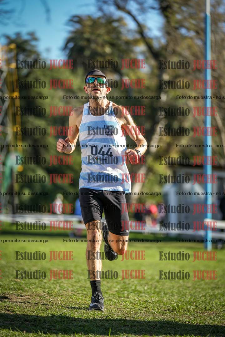 Fotos de la llegada del cross de 4000 m - varones