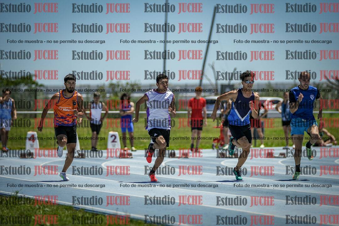 Fotos de los 100 m llanos de varones