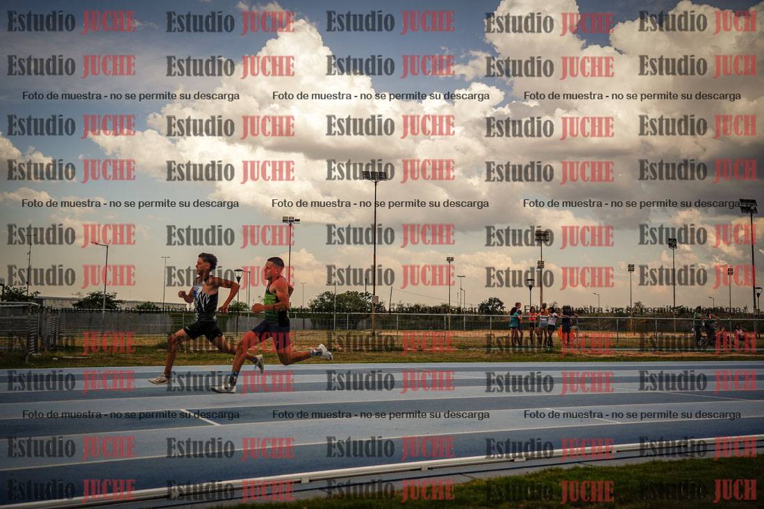 Fotos de los 300 m llanos de varones