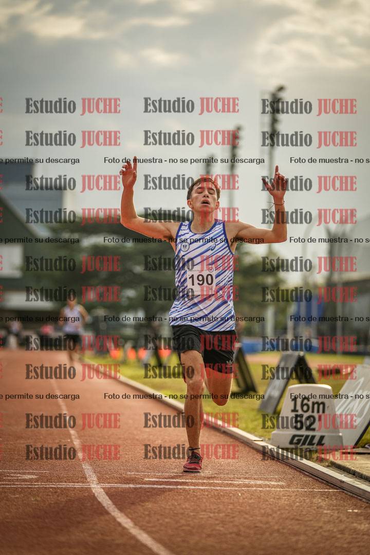 Fotos de los 3000 m con obstáculos de varones