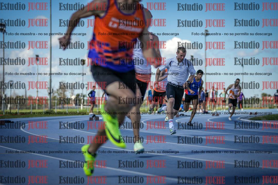 Fotos de los 200 m llanos de varones