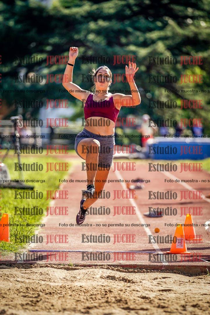 Fotos del salto en largo de mujeres