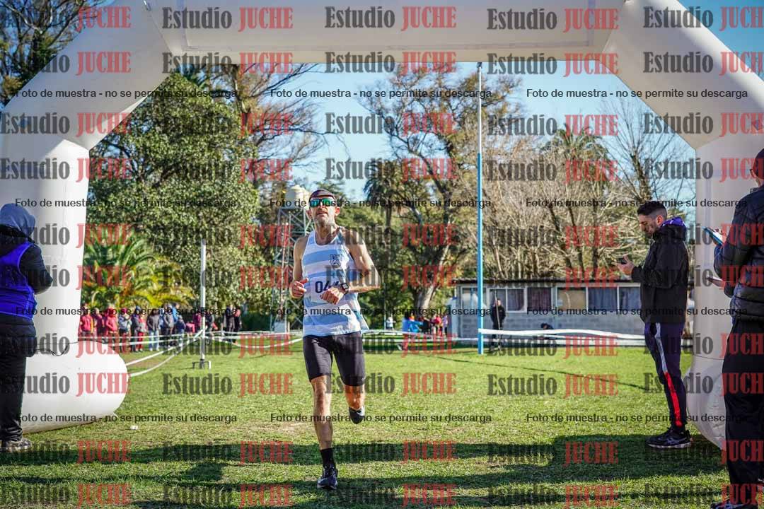 Fotos de la llegada del cross de 4000 m - varones