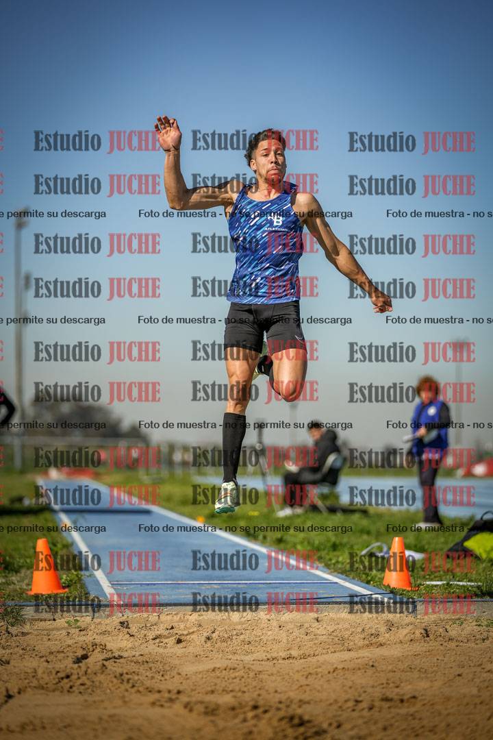 Fotos del salto en largo de varones