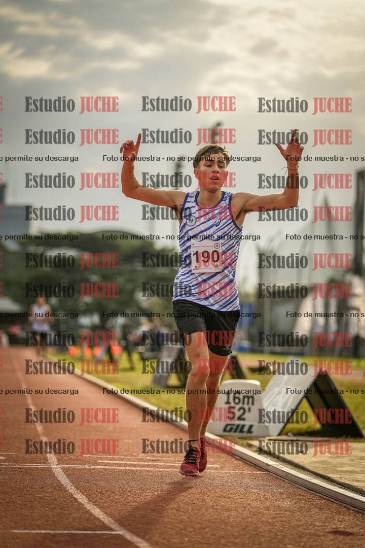 Fotos de los 3000 m con obstáculos de varones