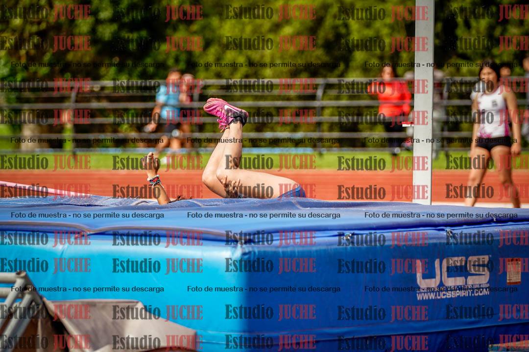 Fotos del salto en alto de mujeres - hexatlón 2