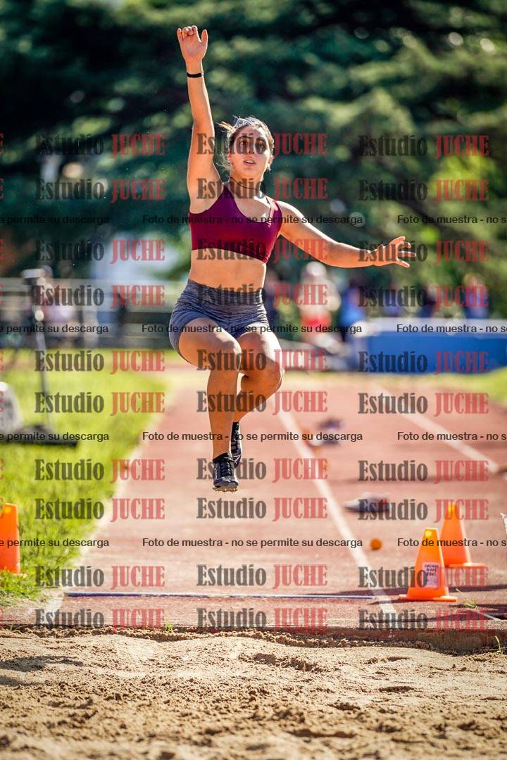 Fotos del salto en largo de mujeres