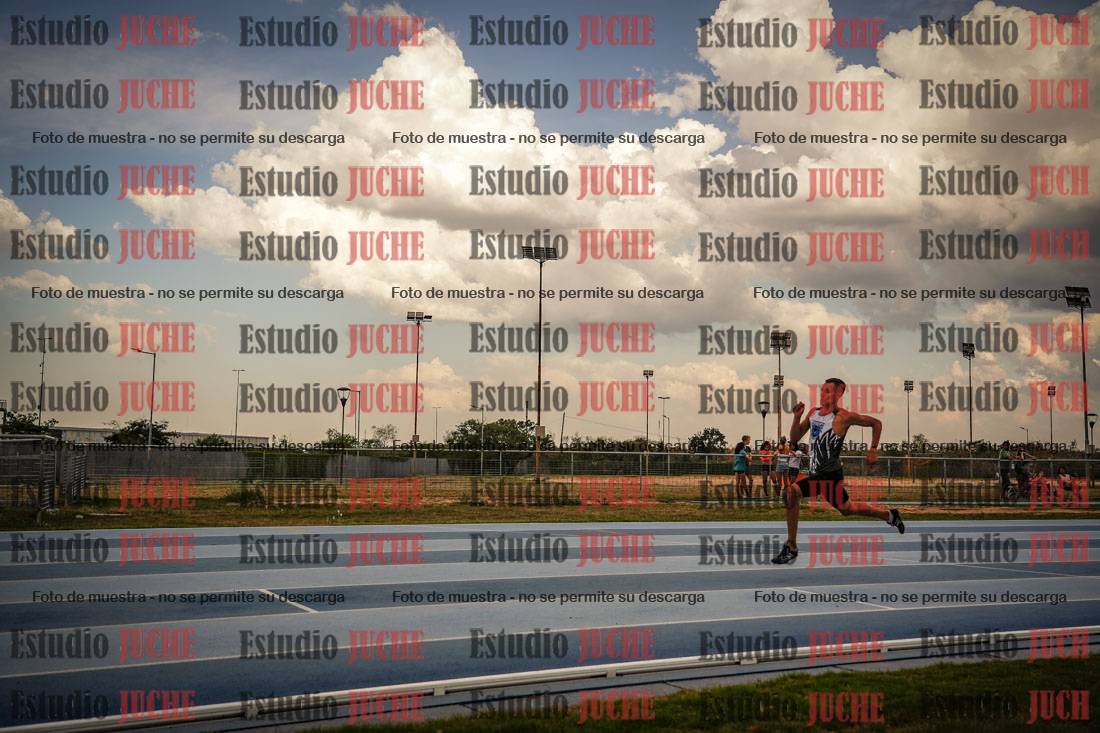 Fotos de los 300 m llanos de varones
