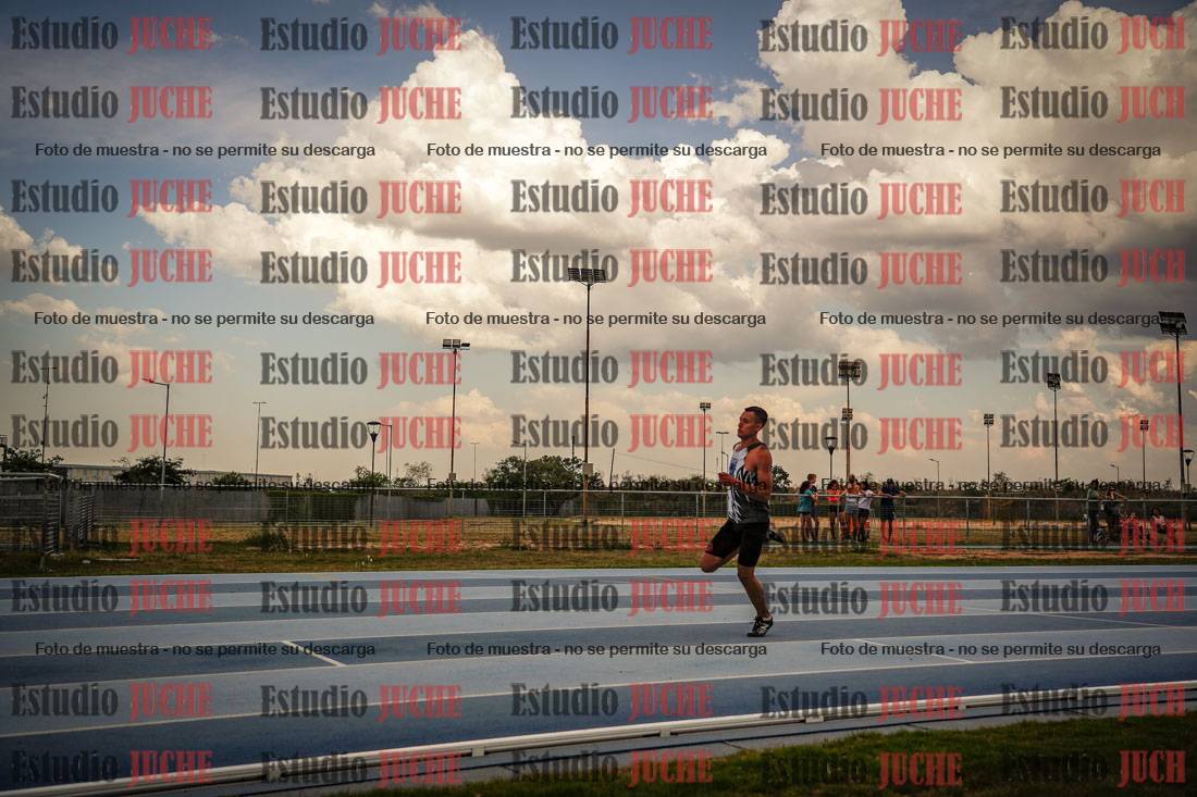 Fotos de los 300 m llanos de varones