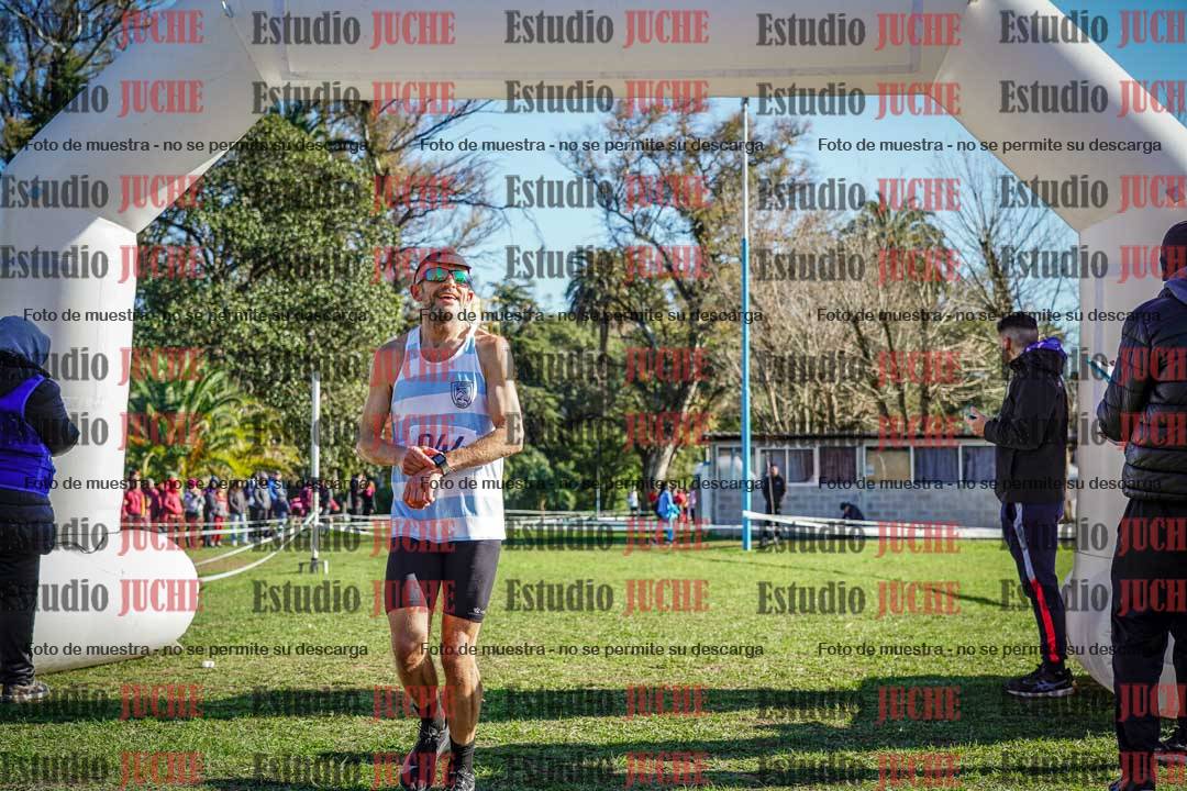 Fotos de la llegada del cross de 4000 m - varones