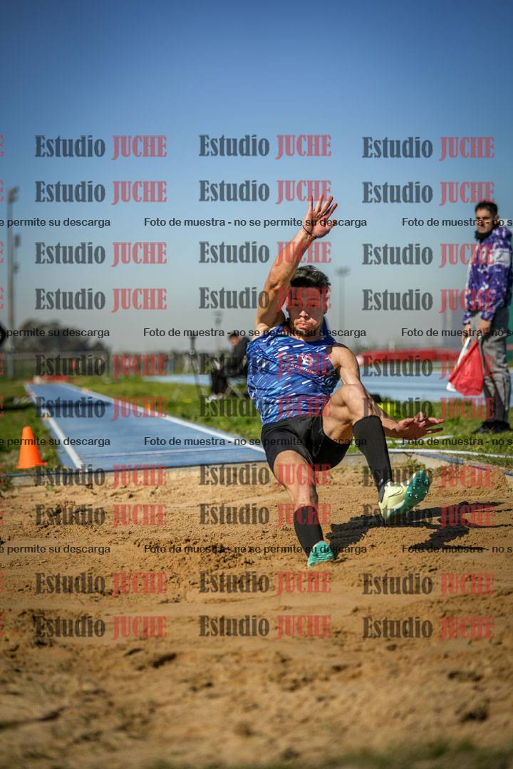 Fotos del salto en largo de varones