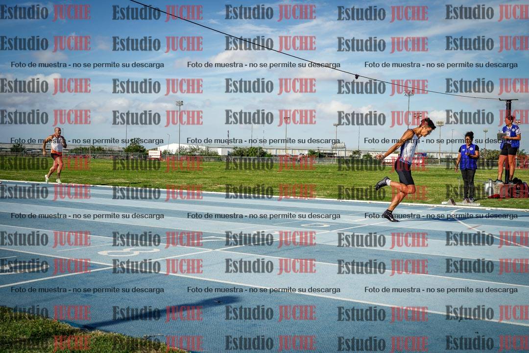 Fotos de los 400 m llanos de varones
