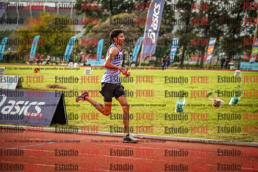 Fotos de los 3000 m con obstáculos de varones
