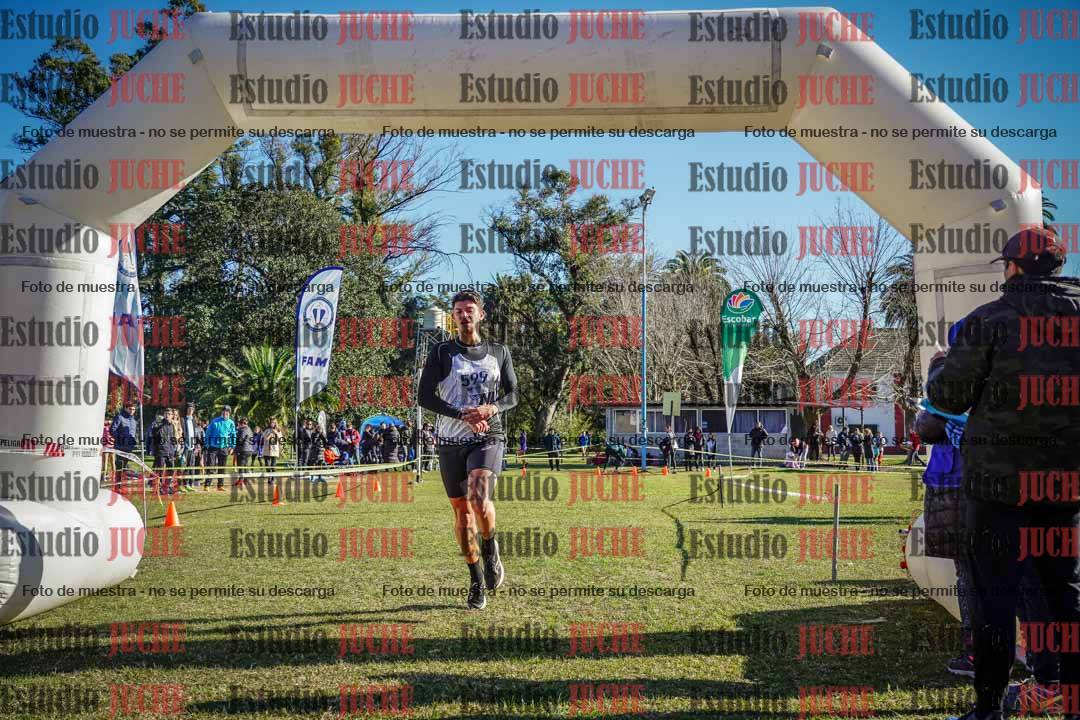 Fotos de la llegada del cross de 4000 m - varones