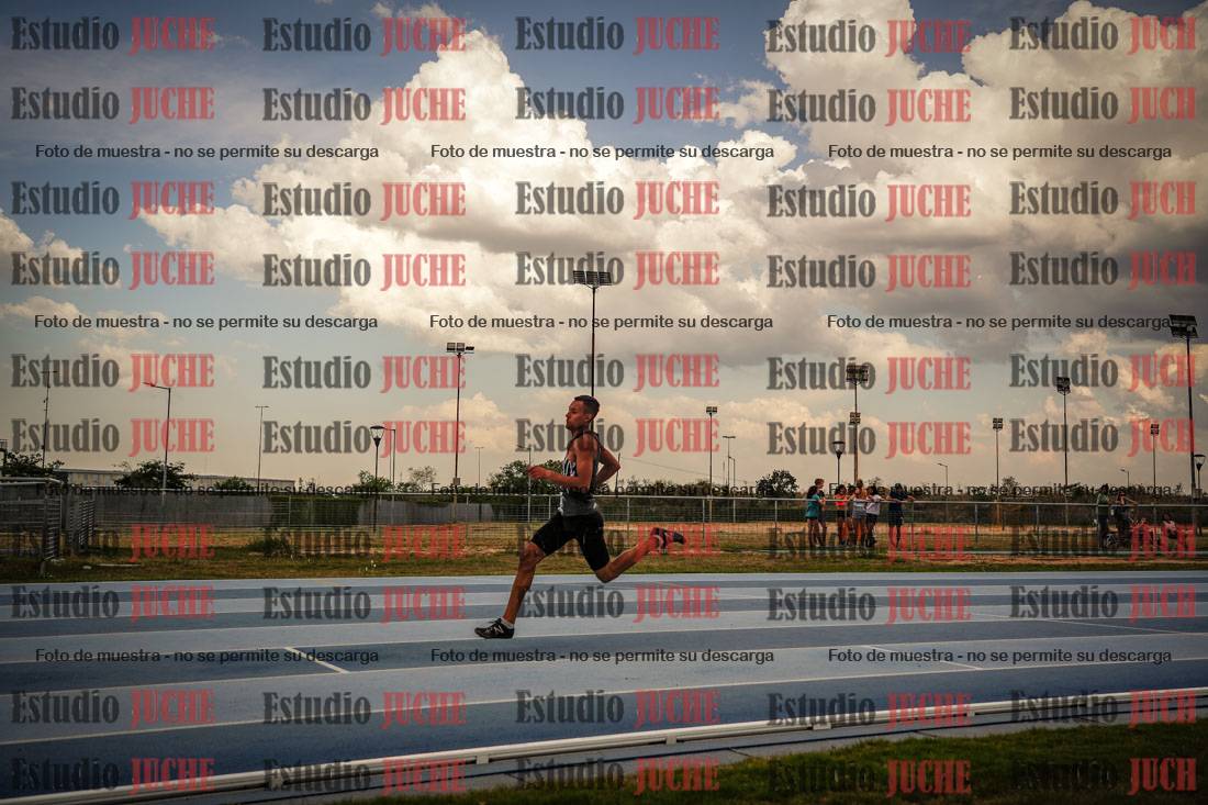 Fotos de los 300 m llanos de varones