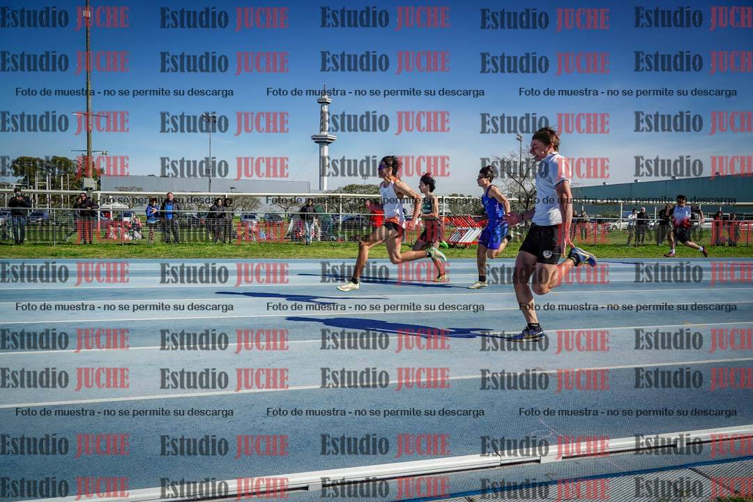 Fotos de los 100 m llanos de varones - U17