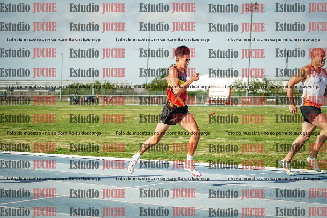 Fotos de los 400 m llanos de varones