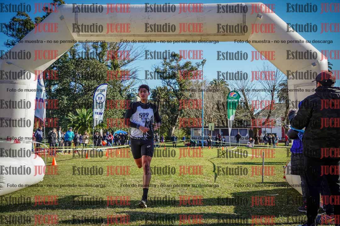 Fotos de la llegada del cross de 4000 m - varones