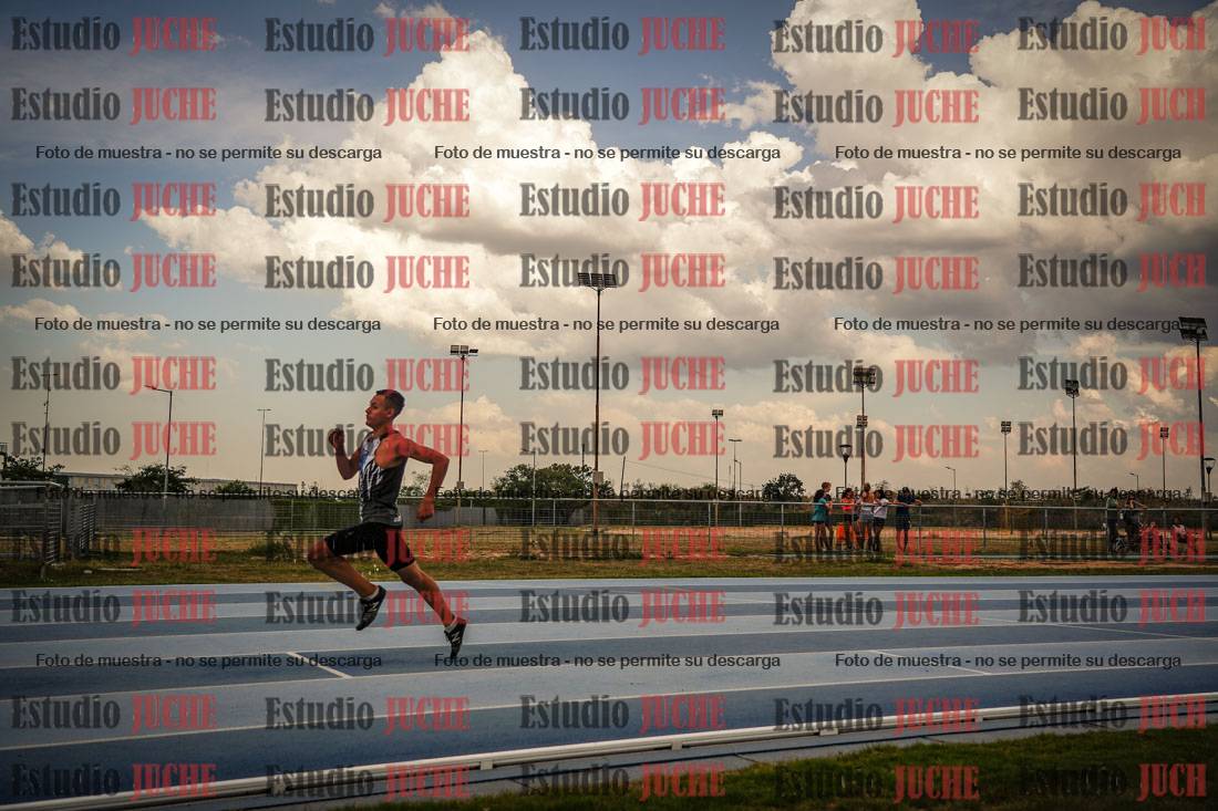 Fotos de los 300 m llanos de varones