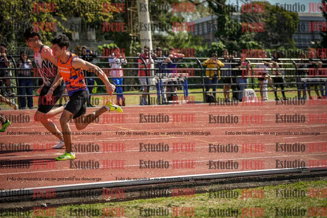 Fotos de los 100 m llanos de varones