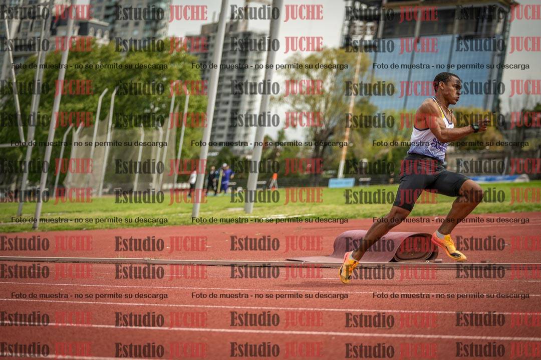 Fotos de los 200 m llanos de varones