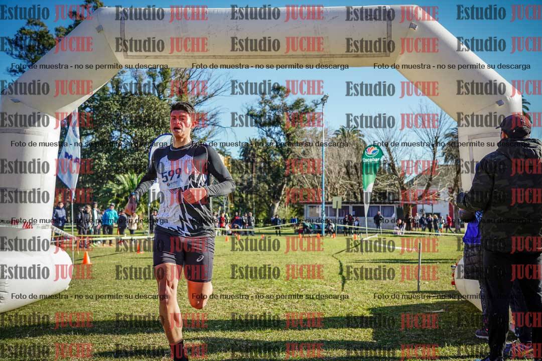 Fotos de la llegada del cross de 4000 m - varones
