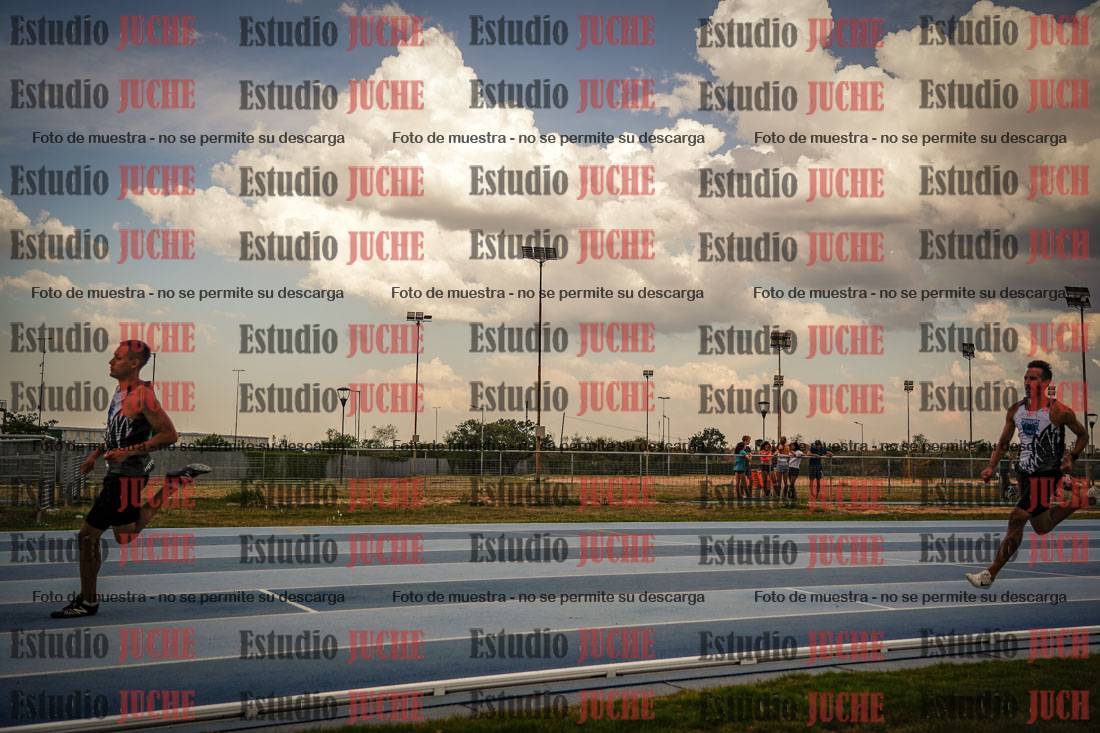 Fotos de los 300 m llanos de varones