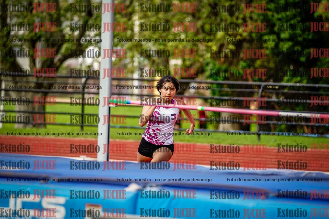 Fotos del salto en alto de mujeres - hexatlón 2