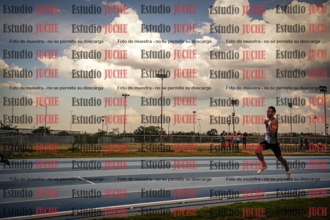 Fotos de los 300 m llanos de varones
