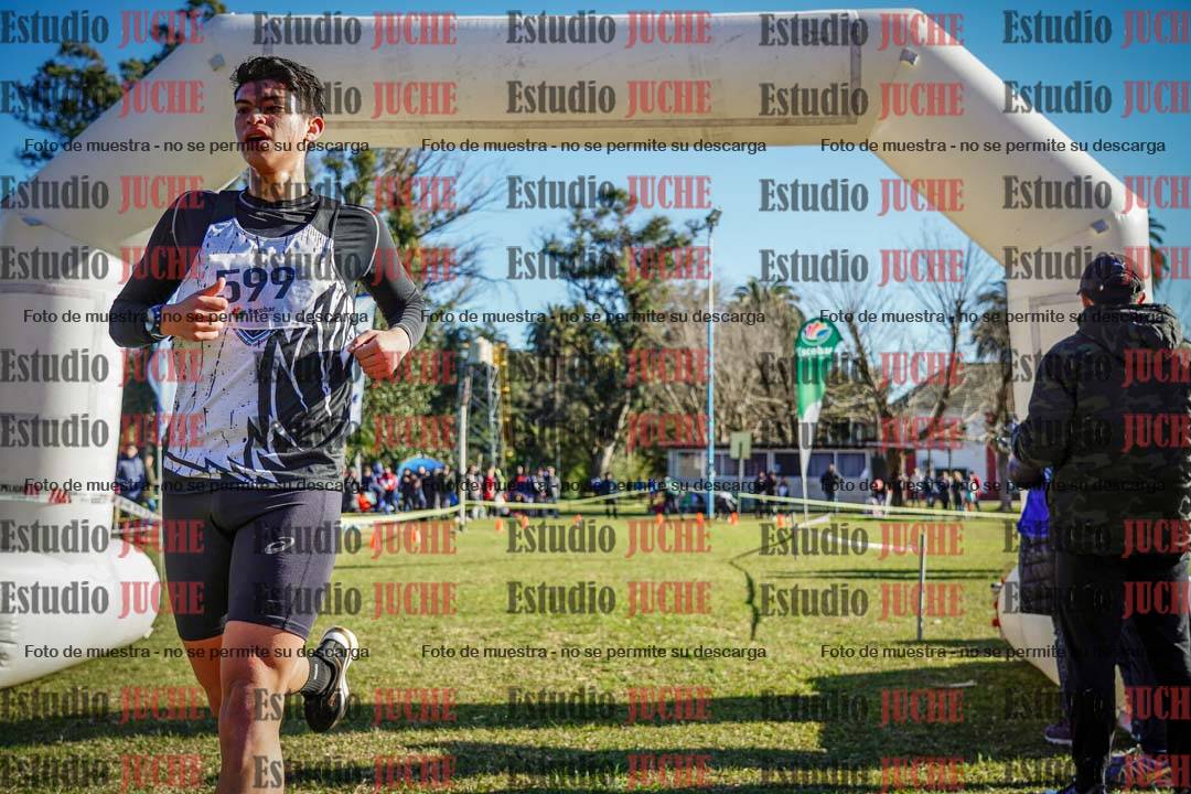 Fotos de la llegada del cross de 4000 m - varones