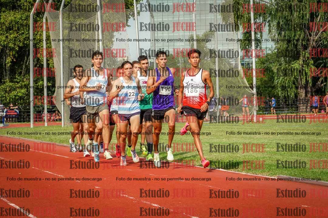 Fotos de los 3000 m llanos de varones