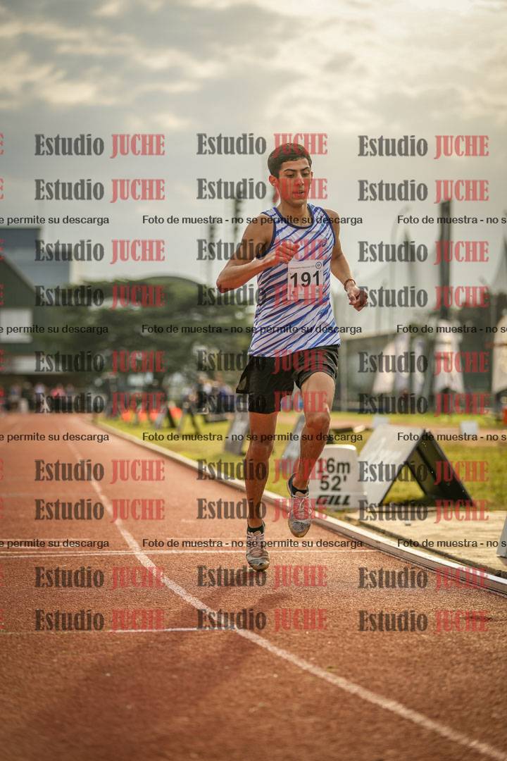 Fotos de los 3000 m con obstáculos de varones