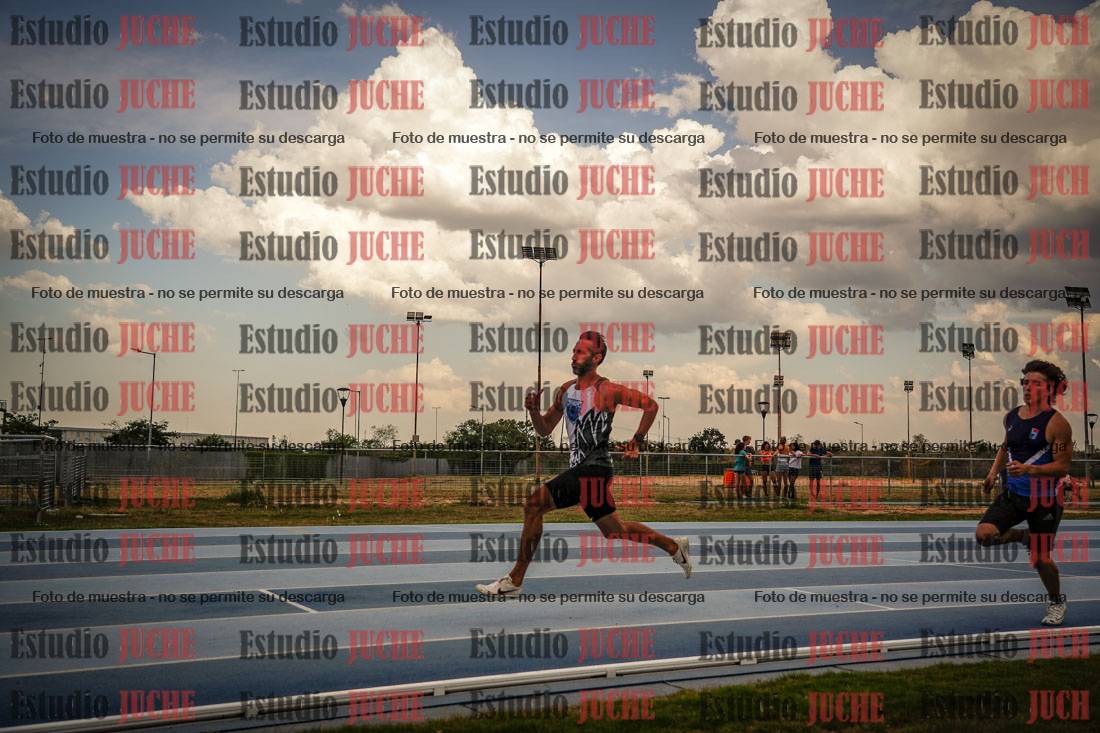 Fotos de los 300 m llanos de varones