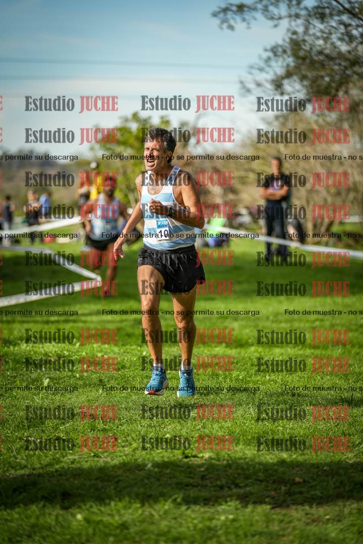 Fotos de la llegada del cross de 4000 m - varones