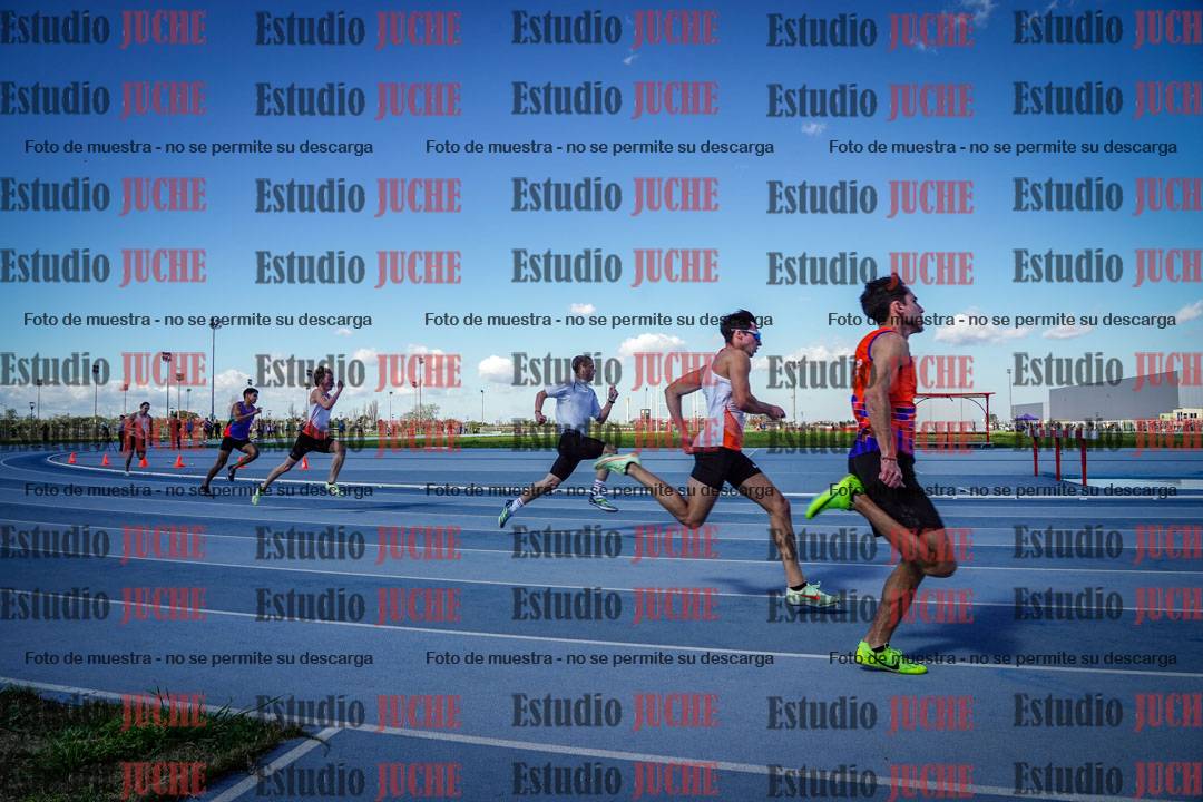 Fotos de los 200 m llanos de varones