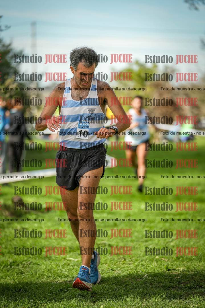Fotos de la llegada del cross de 4000 m - varones