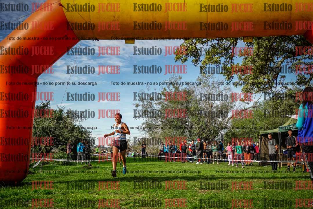 Fotos de la llegada del cross de 4000 m - varones