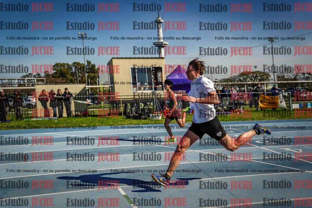Fotos de los 100 m llanos de varones - U17