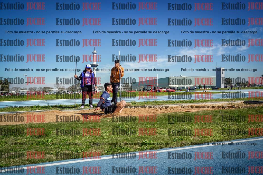 Fotos del salto en largo de varones